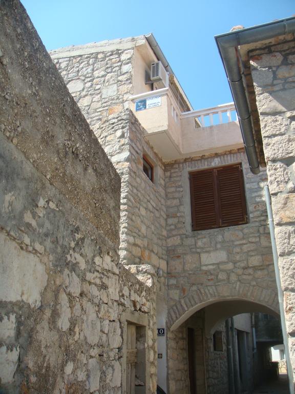 Apartman Klarin - Old Stone House Apartment Jezera Exterior photo